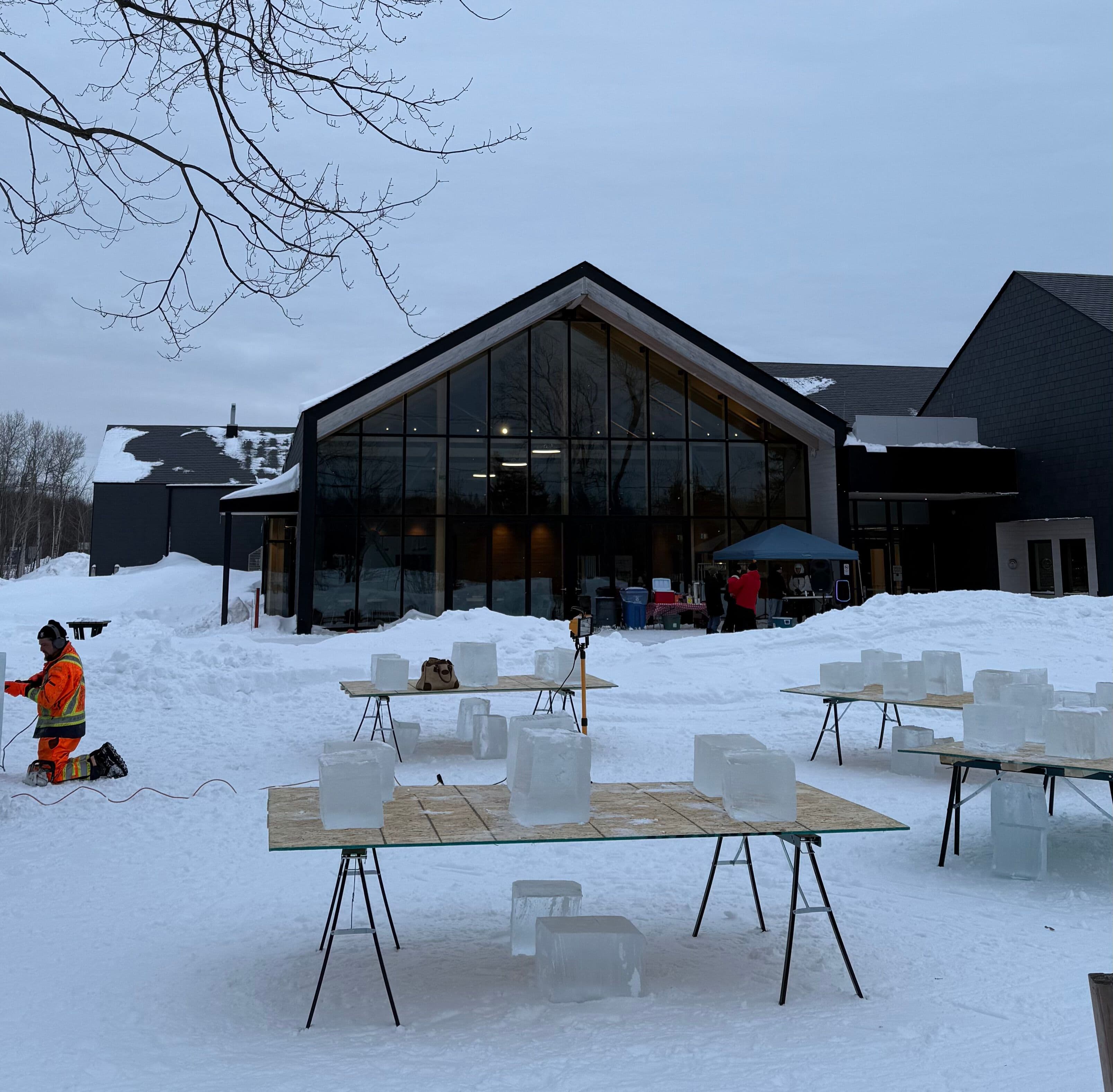 Équipe de travail en activité de team building